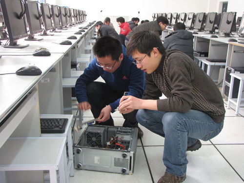 信息工程系實訓(xùn)中心計算機(jī)系統(tǒng)維護(hù)與培訓(xùn)工作全面啟動